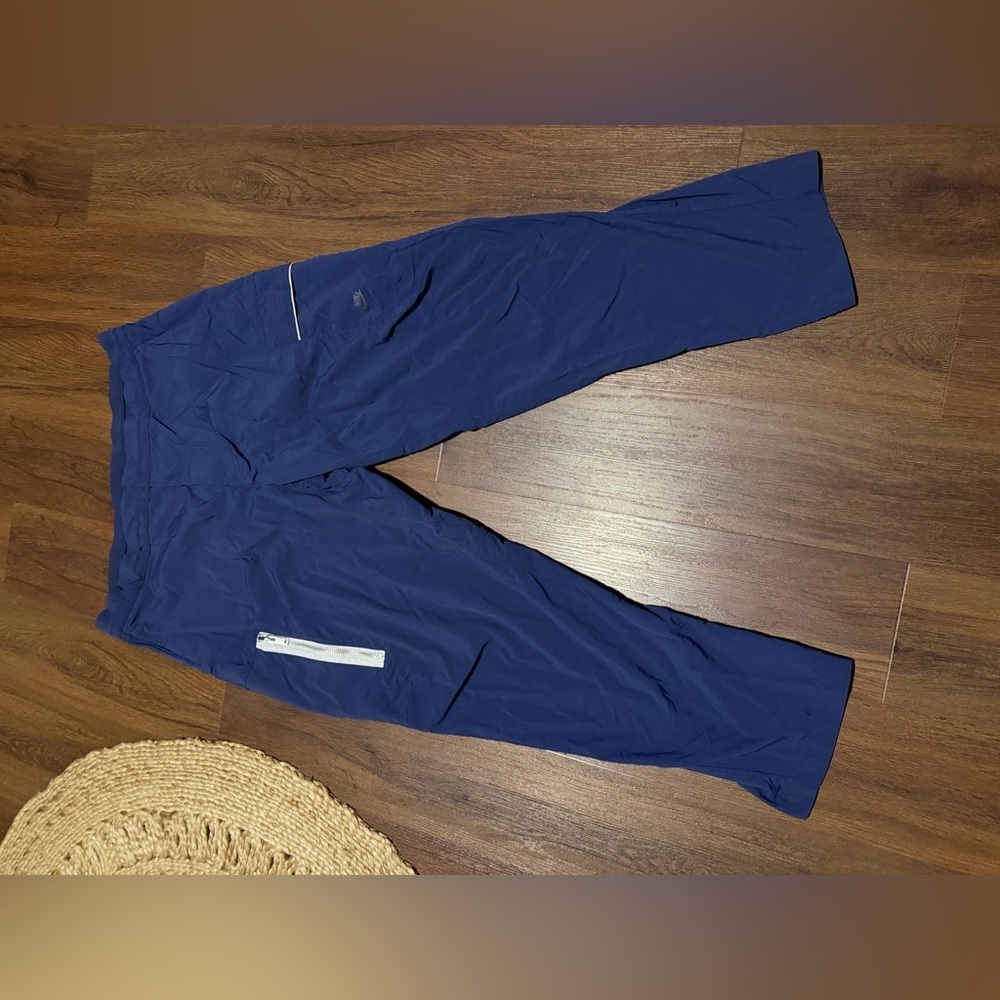 Nike Sportswear Style
Essentials Men's Unlined
Utility Pants (Navy/Sail) $120 - Picture 6 of 10